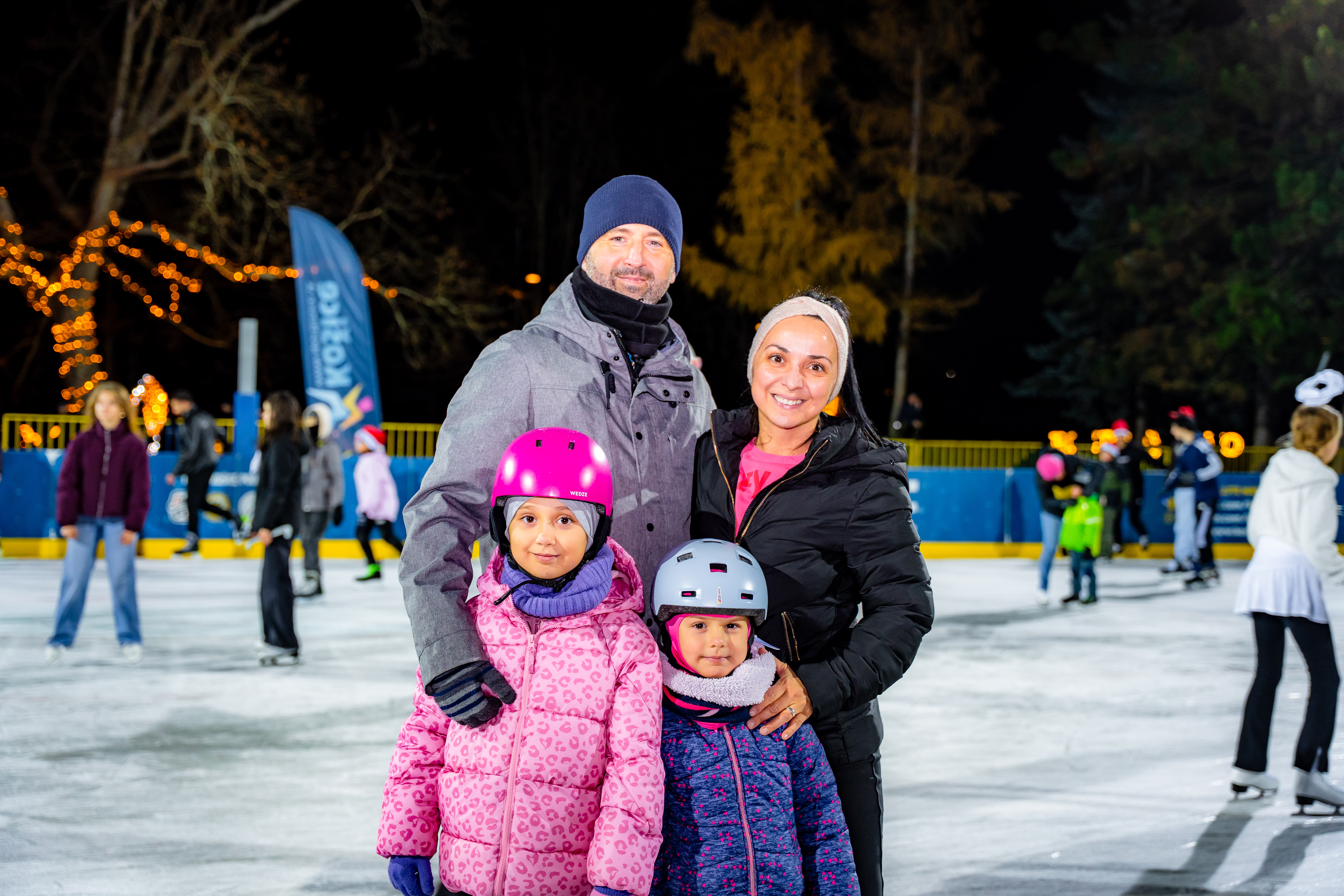 Otvorenie ladovej plochy v Mestskom parku-21